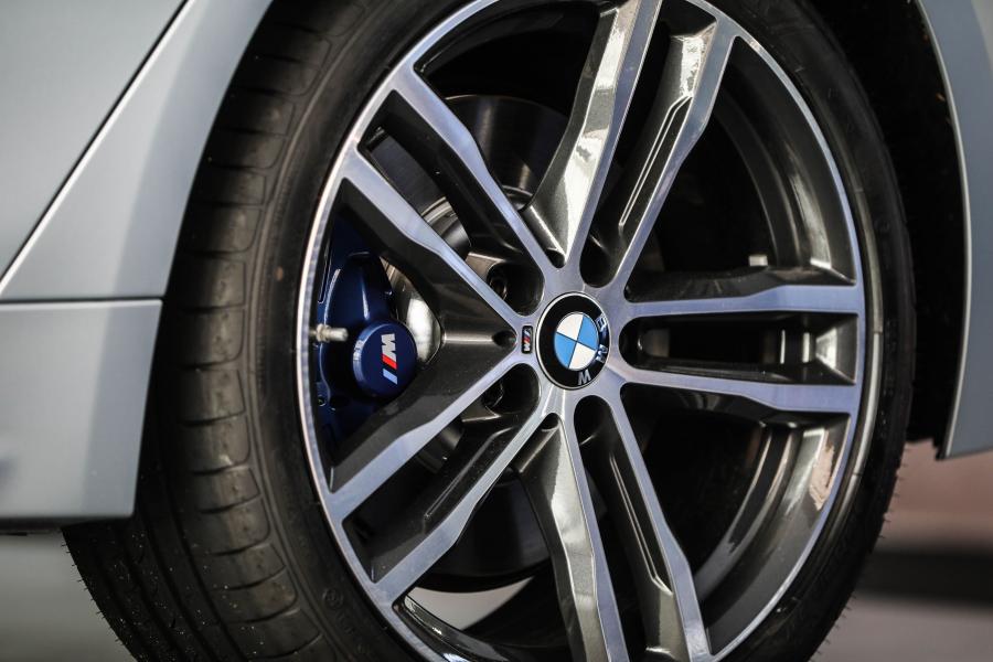 Колеса BMW 4-Series Gran Coupe Iconic 4 Edition 2017 года  (фото 4 из 8)